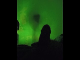 Joven Se Masturba De Noche