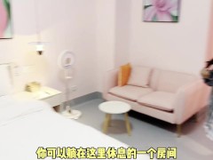 单身小姐姐被免费精油按摩吸引，骚穴寂寞难耐主动发骚勾引 - Screenshot 2 of 16 - 情侣