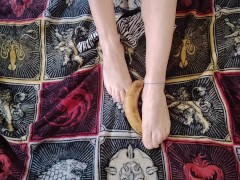 footjob to a banana and then....the banana is for my pussy