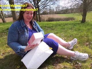 MILF Playing in Park new Honey Play Box Tempo