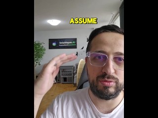 Эфиром обнимается со своей девушкой 11 April