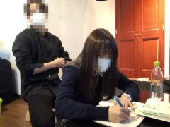 【※即削除注意※】 18歳ガチものJKのハメ撮り動画 放課後そのまま生ハメ中出し！教科書の上でぷしゃぷしゃ潮吹き★最後は スカートを捲り上げ制服姿のまま生中出し - Screenshot 1 of 16 - Japanese