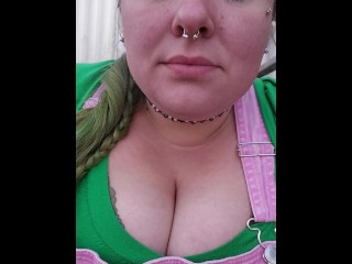 The Girl next Door ждет, когда ты придешь и поздороваешься