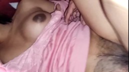 inquilina colombiana me deja entrar en su habitación