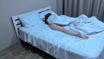 Пошел в комнату, и там была голая девушка -mel1ssamur