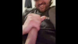 Отправил ей это видео, где я дрочу, пока не кончу