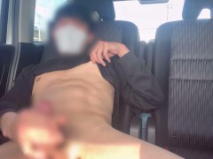 乳首をつねって射精するドM