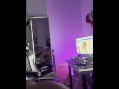 Le Chupo la verga a este hombre y me hace el amor rico