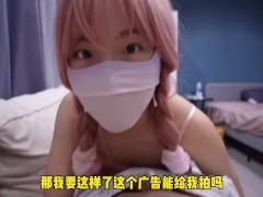 刚毕业的大学生应聘情趣模特，小骚货竟然想勾引老板然后上位 - Screenshot 3 of 16 - 双马尾
