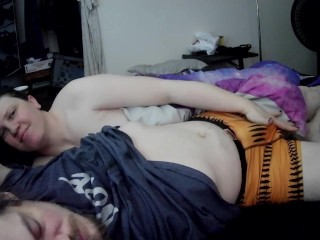 Соседская жена-милфа будит меня минетом, а затем у нас отличный секс!