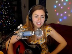 Christmas Cumshow - Screenshot 3 of 16 - Live