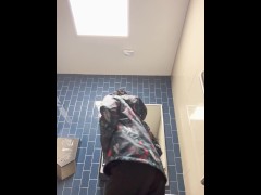 Peeing Comp - Screenshot 1 of 16 - Girls Peeing