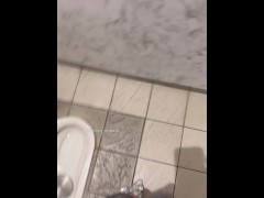 和式トイレで98しながら勢いよくおしっこ出しました - Screenshot 2 of 16 - Asian