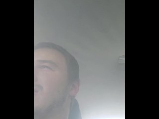 Становится жарко и потно в этой большой глубокой дыре