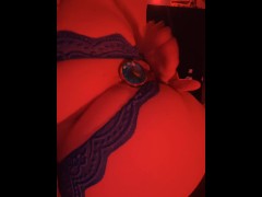 Butt plug play - Screenshot 11 of 16 - Bubble Butt