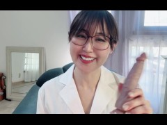 媚薬検証！！この媚薬オイルをつけるとエロエロ全開モードになってしまってディルドオナニーが止まらなくなりました💦 - Screenshot 1 of 16 - ディルド