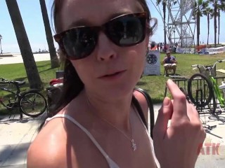 Geh an Den Strand Mit Ashley Stone an Der Spitze!