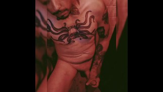 Жуткая мастурбация в душе