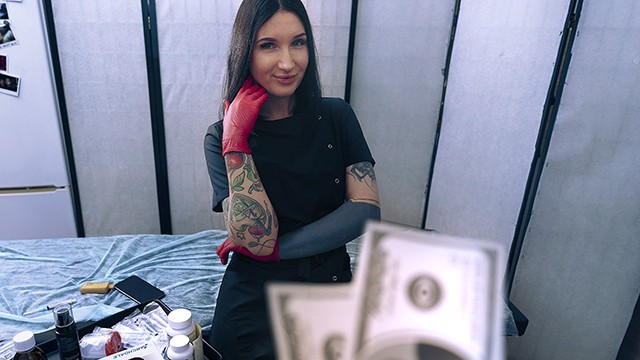 Сексуальная медсестра в латексных перчатках помогла пациенту собрать анализ спермы
