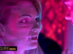 Behind the glass - Screenshot 2 of 16 - Voyeur