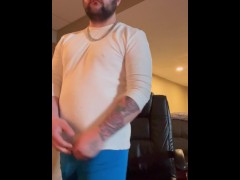 crazy white boi w/ a huge 8in dick