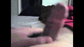 Старик играет со своим огромным членом