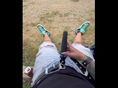 Loca en el ESTACIONAMIENTO se corre esperando el UBER, récord CUM!