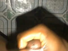 KENYAN BLACK COCK ROMANTIC HANDJOB - Screenshot 9 of 16 - Creampie