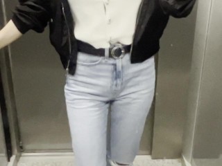 Nonton Who Knew Elevators Could Make Me So Horny?  Touching Myself in the Elevator… Anyone Could’ve Walked Streaming HD