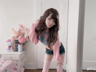 Super Wet Horny Gamer E-girl Masturbates and Orgasms Hard!