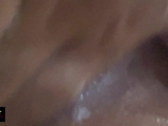 Me masturbo con mi dildo favorito