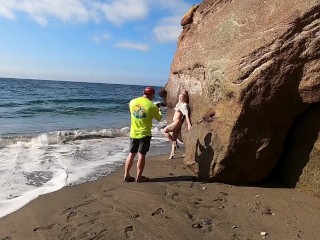 Сексуальная фотосессия на пустынном пляже