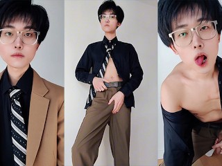 Erobern Sie Den Anzug Twink Unanständigen Hübschen Jungen Zu Knien Und Keuchen Ahegao