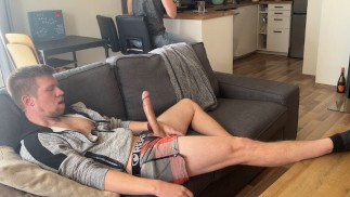 Mój penis spuchł i musiał tryskać