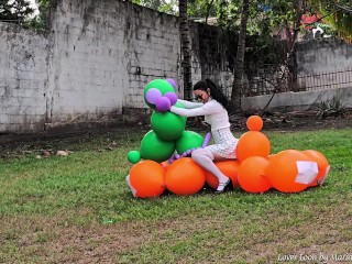 Собака с воздушным шаром(Полное видео в C4S/OF/MV/Membersite)