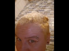 Bleaching my Hair in the Bath