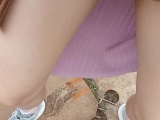外でパンツずらして放尿💧