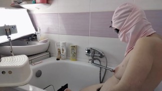 Amateur wife shaves her pussy. Latina big ass, big tits, hairy pussy.