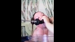 Толстушка горловая рабыня небрежно трахается в лицо