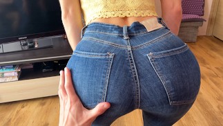 Fucking a Hot Perfect Body Babe in her Sexy Tight Jeans