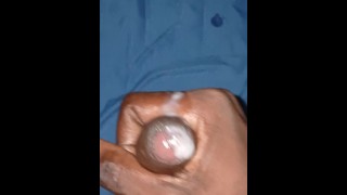 Играю с моим членом и кончаю за считанные секунды