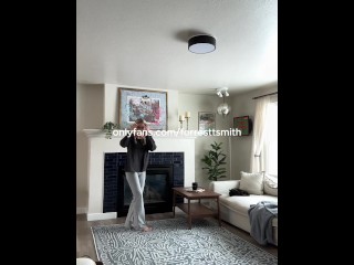 Hot Blonde Girl раскрывает эротические сиськи