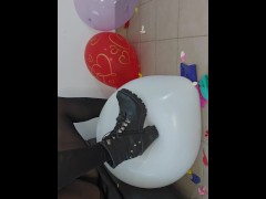 Marianna S2P hangs her balloon(Full video in C4S/OF/MV/Membersite)