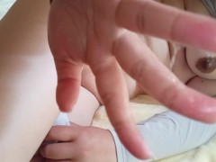「情けなく枕に腰振るとこ見てぇ🥵♥」うつ伏せ腰ヘコ枕オナニーでケツ肉いやらしく動かしながらイクッ♥ - Screenshot 16 of 16 - 日本人