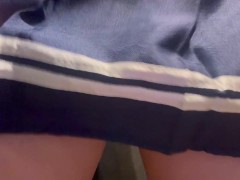 【山手線の情事】有楽町-東京　おじさんがスカートの中に手を入れて手マンしてきた/山手線/電車/車内/女子高生/JK/手マン/peachpielove - Screenshot 14 of 16 - パンチラ