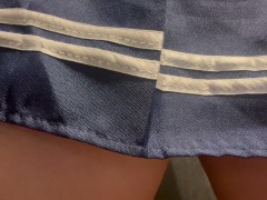 【山手線の情事】有楽町-東京　おじさんがスカートの中に手を入れて手マンしてきた/山手線/電車/車内/女子高生/JK/手マン/peachpielove - Screenshot 16 of 16 - 電車