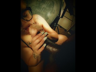 Сосание члена меня заводит. BadBlondieMonroe