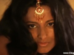 Seductive Sensual Dancing Bolly - Screenshot 9 of 16 - Beautiful