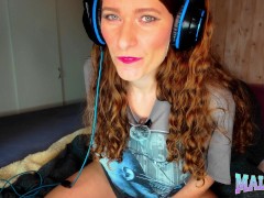 ASMR afternoon relax in bed - Screenshot 14 of 16 - Cheese