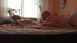 Свекровь глубоко сосет член в свой выходной